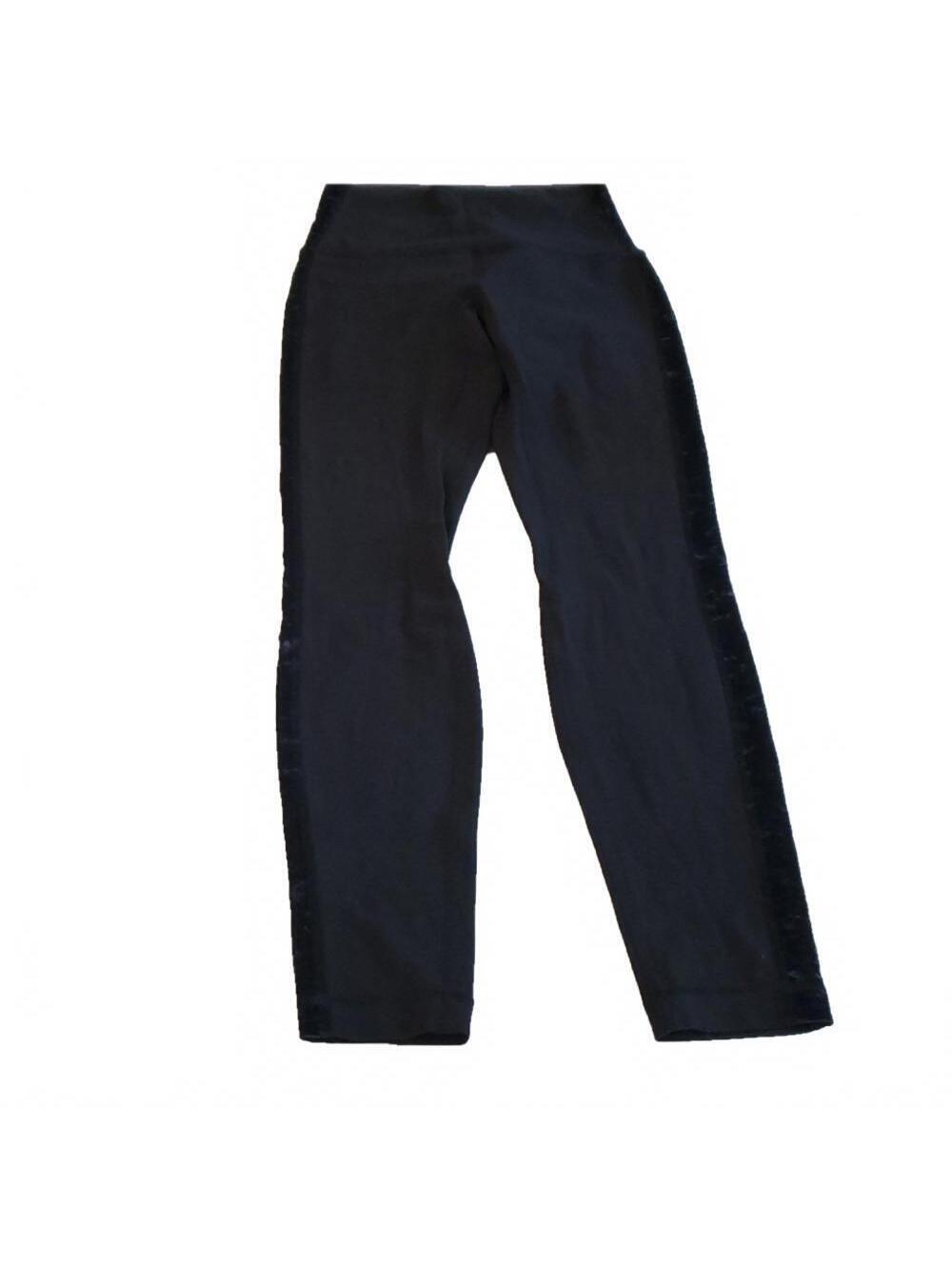 #845 Lululemon leggings with velvet trim size 4 b1187